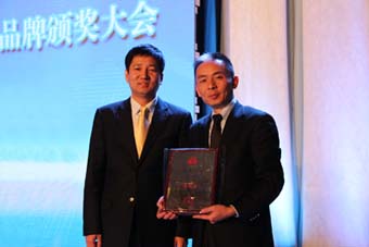 日前，由中國保健協(xié)會(huì)主辦的“第四屆中國保健品公信力論壇暨公信力產(chǎn)品及品牌頒獎(jiǎng)大會(huì)”在北京國際會(huì)議中心隆重召開。國家質(zhì)檢總局、國家工商總局、衛(wèi)生部、商務(wù)部、國家食藥監(jiān)局等部委領(lǐng)導(dǎo)與會(huì)。中脈因連續(xù)四屆獲評(píng)“中國保健品十大最具公信力品牌”而被授予特別獎(jiǎng)。