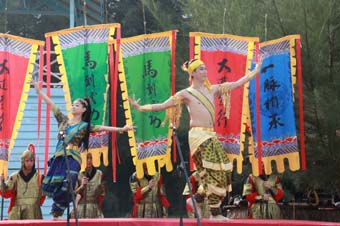 此次馬來西亞文化之旅，中脈為400多家人每人準備了一張分享卡，旅游結束后，分享卡上寫滿了家人的感恩、感謝和感激，這是一次充滿開心、歡樂、尊崇和榮耀的旅行，同時也是中脈實力的見證，更讓家人們看到了中脈深厚的文化內涵和榜樣的力量。中脈2012馬來西亞文化之旅圓滿成功，家人們對中脈更加有了信心，中脈的凝聚力空前高漲。