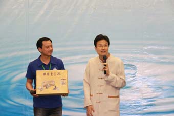 此次馬來西亞文化之旅，中脈為400多家人每人準備了一張分享卡，旅游結束后，分享卡上寫滿了家人的感恩、感謝和感激，這是一次充滿開心、歡樂、尊崇和榮耀的旅行，同時也是中脈實力的見證，更讓家人們看到了中脈深厚的文化內涵和榜樣的力量。中脈2012馬來西亞文化之旅圓滿成功，家人們對中脈更加有了信心，中脈的凝聚力空前高漲。