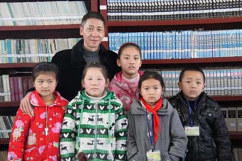 2月12日，中脈道和系統運營總裁張國平和其夫人周健、資訊總裁袁建國以及業務總裁王健來到浙江麗水市景寧畬族自治區實驗二小，為近30名貧困小學生帶來了一年的伙食費，解決了孩子們的伙食問題。