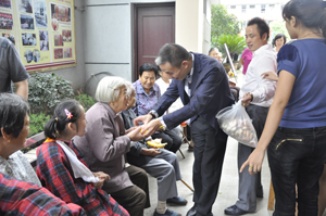 2011年9月10日，在浙江省莫干山老年樂園，南京中脈科技發(fā)展有限公司發(fā)起了一場以“孝愛同行 情暖中秋”為主題的愛心活動。