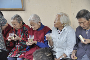 2011年9月10日，在浙江省莫干山老年樂園，南京中脈科技發(fā)展有限公司發(fā)起了一場以“孝愛同行 情暖中秋”為主題的愛心活動。