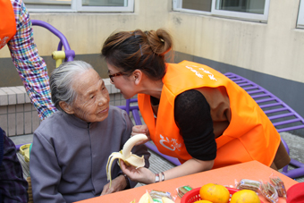 10月29日，全國孝德關愛工程第一場活動在寧波白鶴福利院舉行。