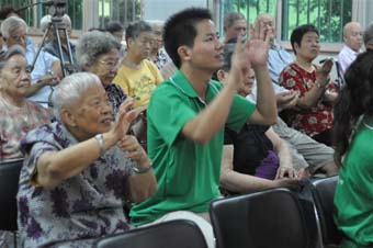 2012年6月21日，中脈分公司和當(dāng)?shù)亟?jīng)銷商共計(jì)20余人一同來(lái)到深圳市福田福利中心舉辦“中脈孝德行”活動(dòng)，旨在進(jìn)一步弘揚(yáng)孝德傳統(tǒng)，傳承孝德文化，通過(guò)實(shí)際行動(dòng)帶動(dòng)社會(huì)去關(guān)注老人的身心健康發(fā)展。