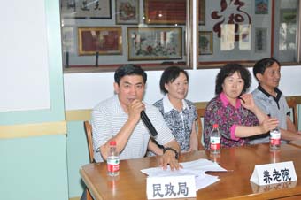 6月22日，大連市西崗區老年社會福利院一派熱鬧氛圍，西崗區政府、區民政局、區慈善總會等機構領導與中脈科技的高管、員工、經銷商們濟濟一堂，共同見證“中脈科技助老助殘慈善基金”的簽字儀式。