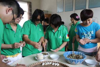 2012年6月21日，中脈杭州分公司與義烏當?shù)亟?jīng)銷商共30余人來到義烏市稠城鎮(zhèn)城西敬老院參加了中脈“孝德行”系列活動杭州站第二次活動。